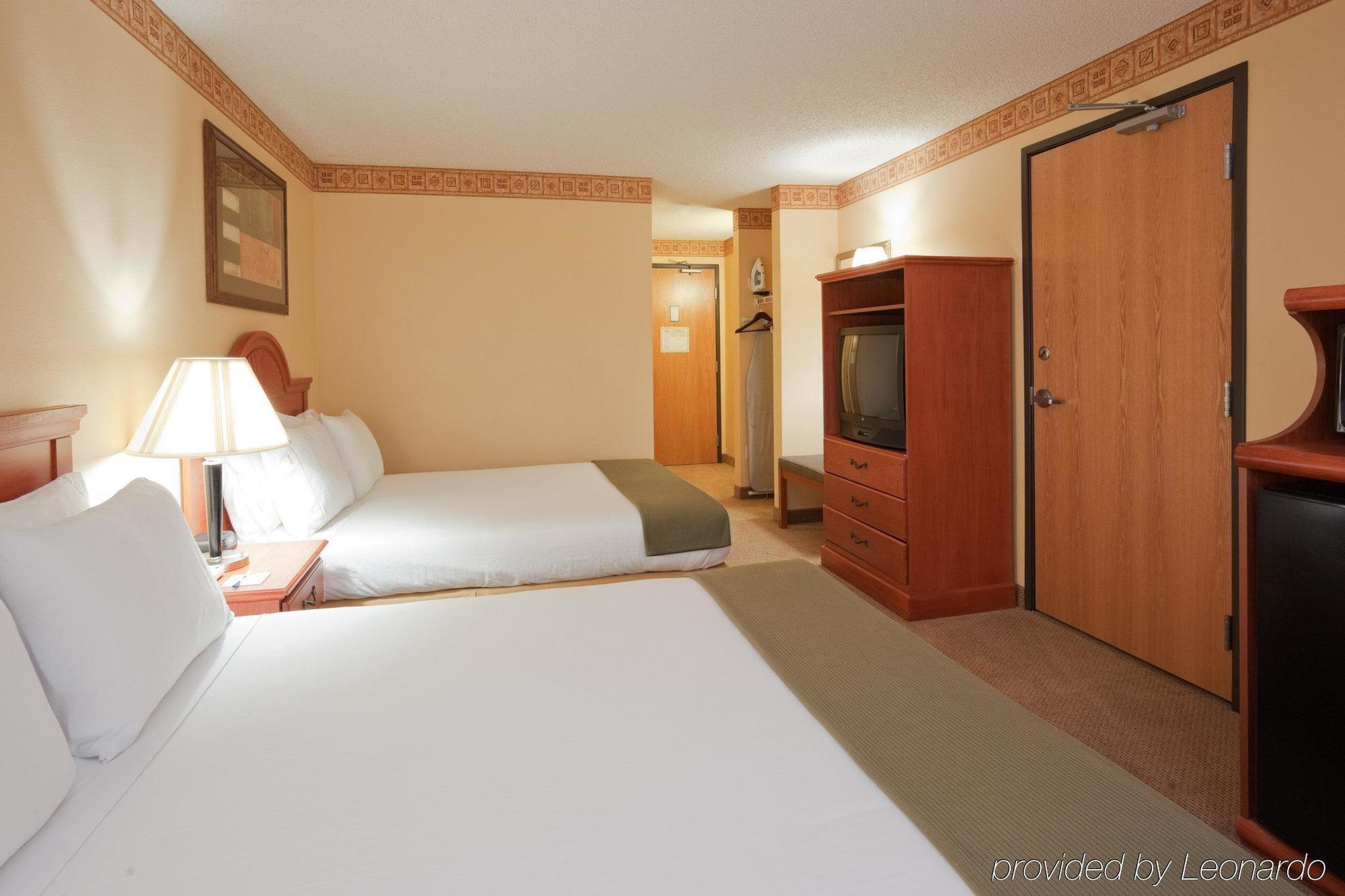 Holiday Inn Express Hotel & Suites Livermore, An Ihg Hotel Room photo