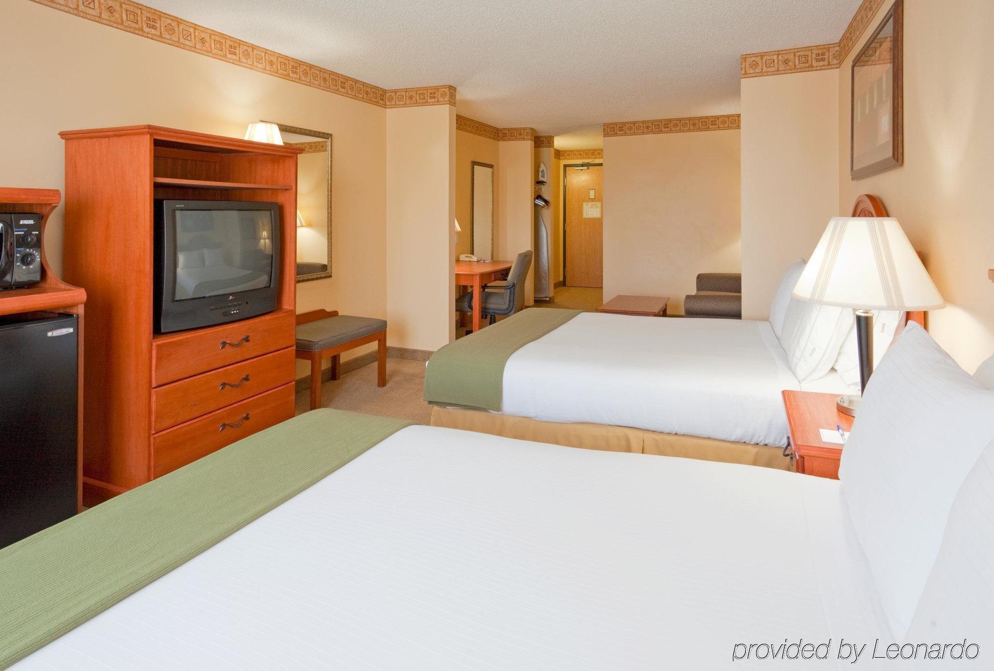 Holiday Inn Express Hotel & Suites Livermore, An Ihg Hotel Room photo